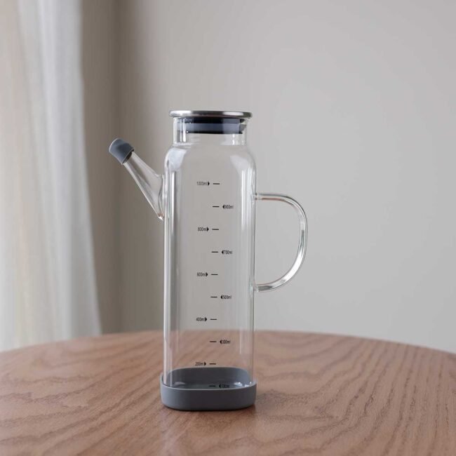 Standard square bottom oil jug