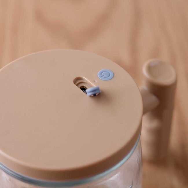 Automatic blender cup with dark beige plastic lid and grey inlet - Image 2