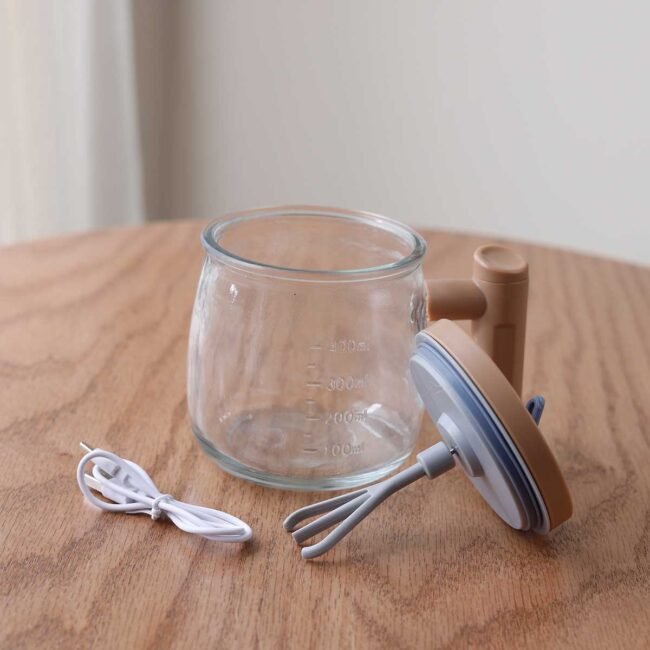 Automatic blender cup with dark beige plastic lid and grey inlet - Image 3