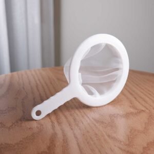 Plastic tea strainer