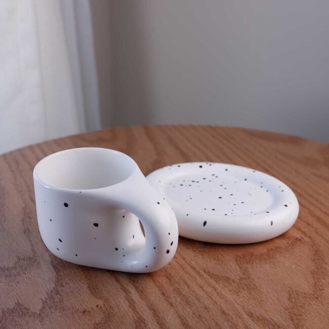 Modern Design Ceramic Mug - Image 2