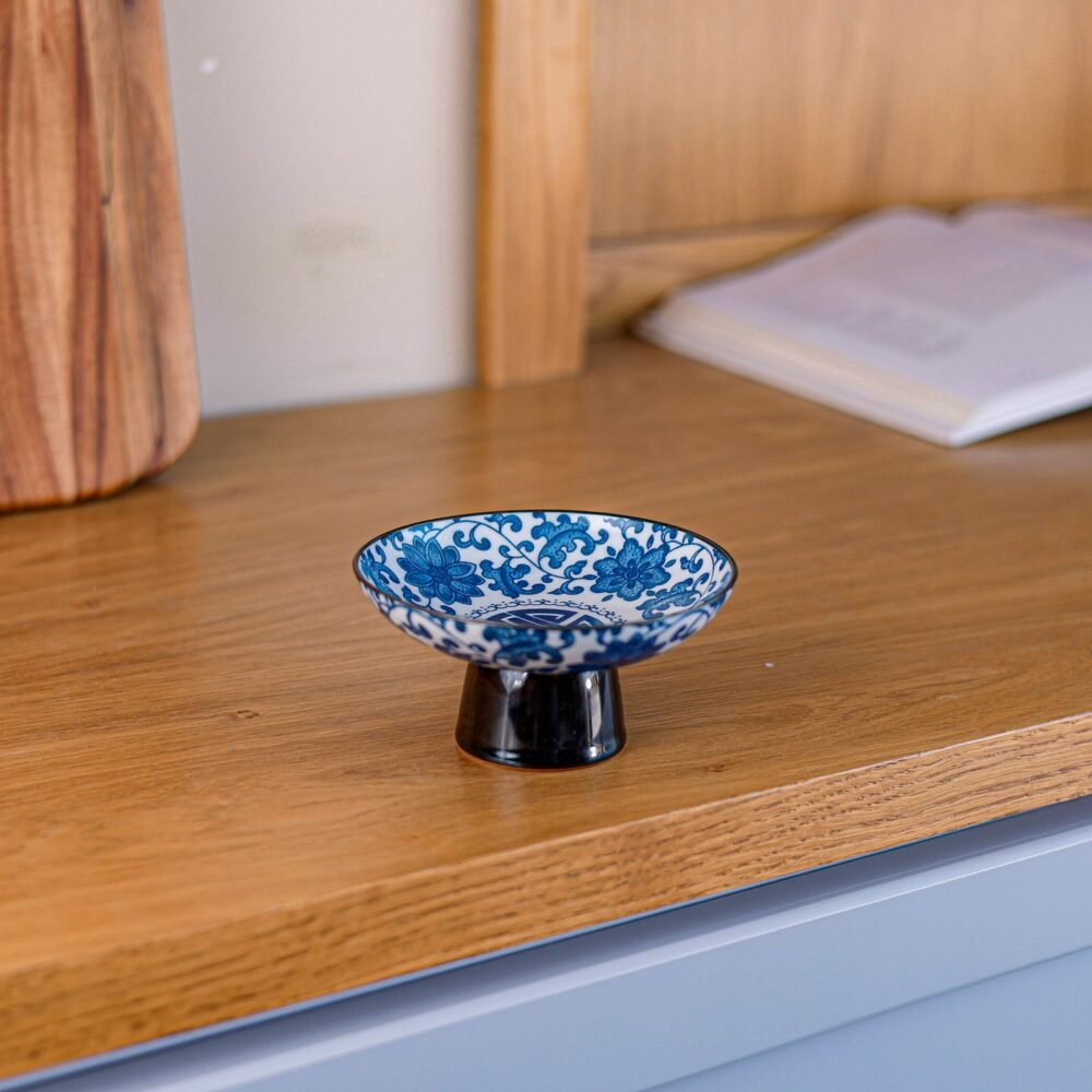 decorated hospitality plate - Image 1