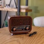 Royal Crown Design Classic Radio