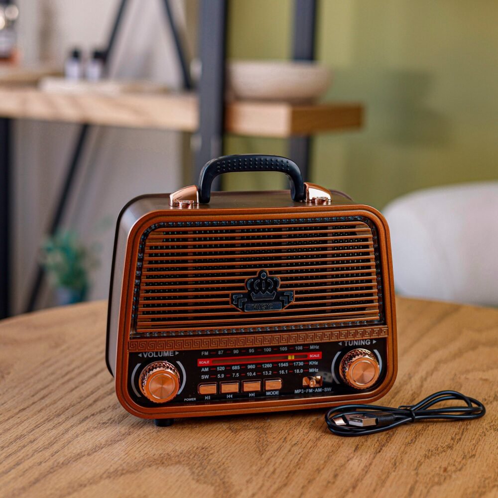 Royal Crown Design Portable Classic Radio - Image 2