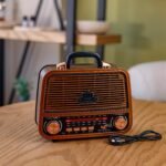 Royal Crown Design Portable Classic Radio - Image 2