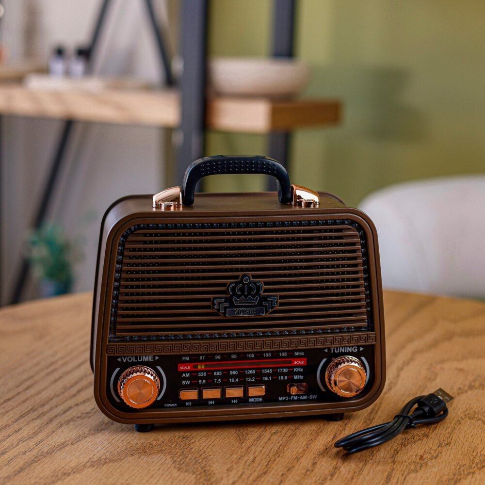 Royal Crown Design Portable Classic Radio - Image 1