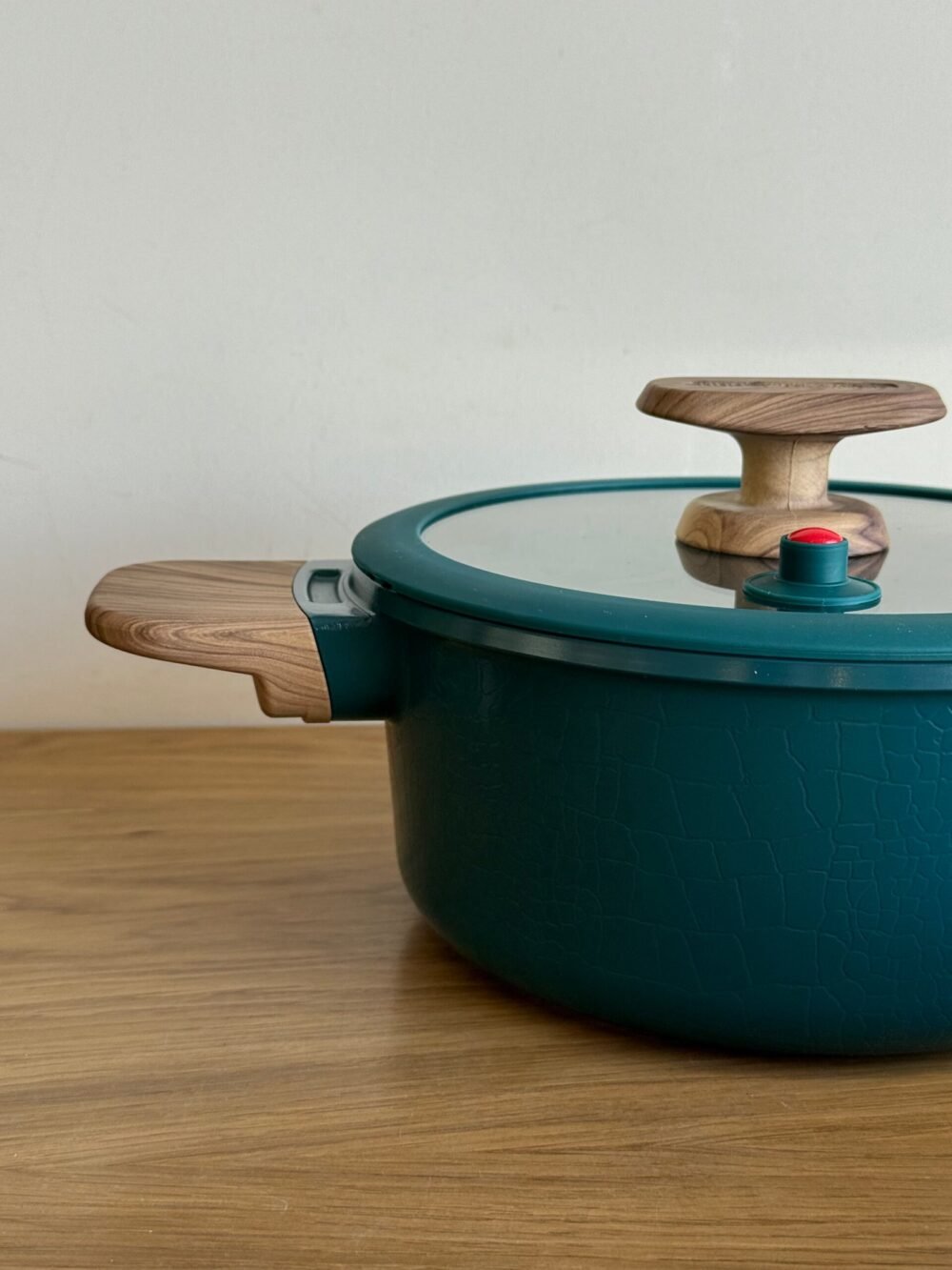 ⁦Non-Stick Cooking Pot with Glass Lid⁩ - الصورة ⁦2⁩