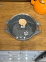 Granite Cooking Pot with Glass Lid and Side Handles - 4.3 Liters - Image 3
