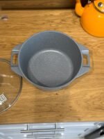 Granite Cooking Pot with Glass Lid and Side Handles - 4.3 Liters - Image 4