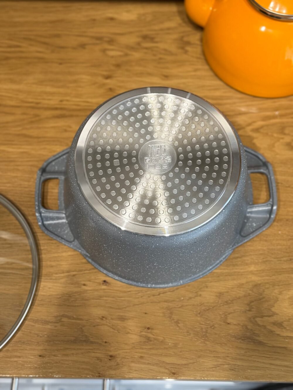 Granite Cooking Pot with Glass Lid and Side Handles - 4.3 Liters - Image 5