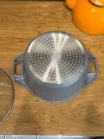 Granite Cooking Pot with Glass Lid and Side Handles - 4.3 Liters - Image 5