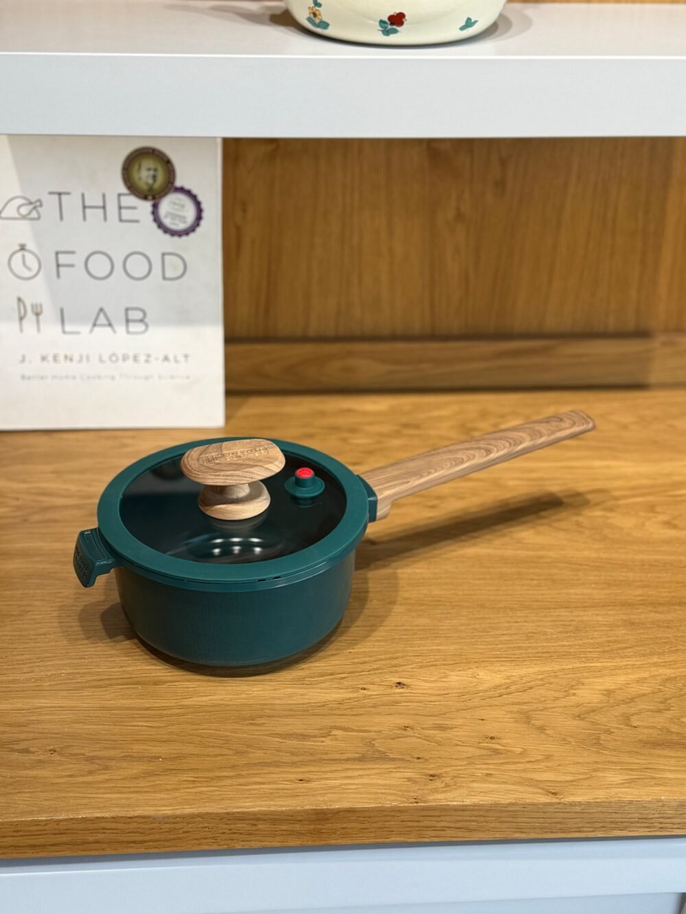 Granite Saucepan with Glass Lid and Long Handle - Image 1