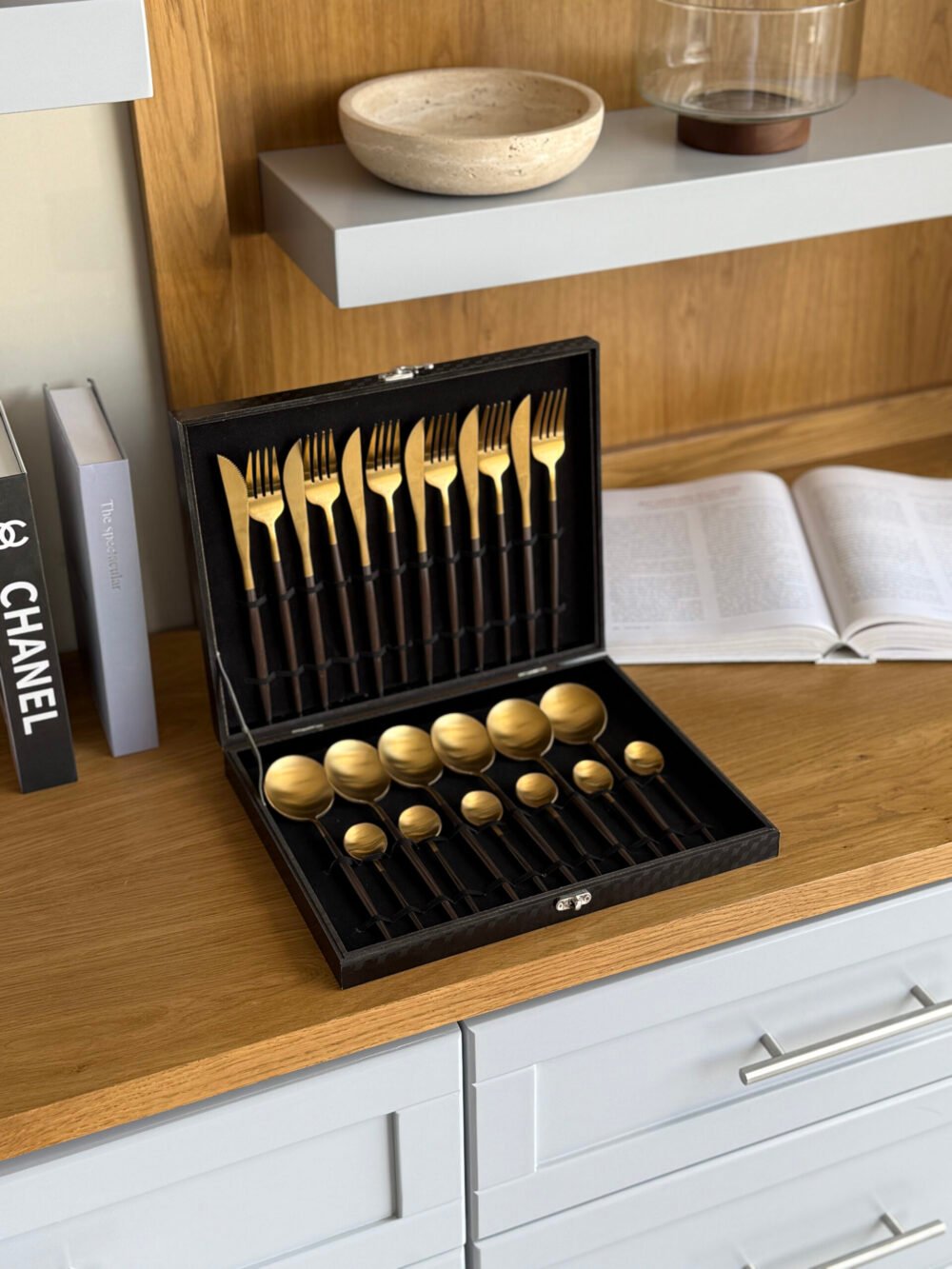 24-Piece Luxury Gold Cutlery Set – Elegant Black Handles - Image 1
