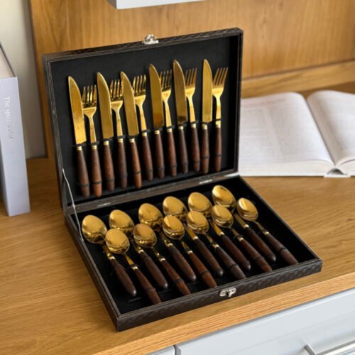 24-Piece Gold Cutlery Set with Classic Wooden Handles