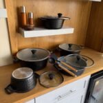 طقم قدور غير لاصق – 12 قطعة مع أغطية زجاجية + ملاعق سيليكون