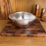 وعاء خلط  مع مصفاة مدمجة