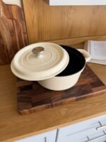 ⁦طنجرة كاست آيرون 24 سم⁩ - الصورة ⁦2⁩