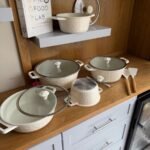 طقم قدور  غير لاصق – 12 قطعة مع أغطية زجاجية + ملاعق سيليكون