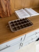 ⁦صينية خبز وتقديم مع فاصل تقسيم قابل للإزالة⁩ - الصورة ⁦3⁩