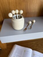 ⁦طقم شوك تقديم حلويات مع حامل خزفي – 6 قطع⁩ - الصورة ⁦2⁩