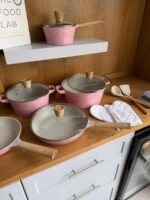 ⁦طقم طناجر ومقالي غير لاصق – 16 قطعة مع إكسسوارات مطبخ⁩ - الصورة ⁦5⁩