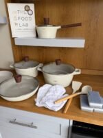 ⁦طقم طناجر ومقالي غير لاصق – 16 قطعة مع إكسسوارات مطبخ⁩ - الصورة ⁦3⁩