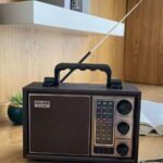 سماعة وراديو محمول متعدد الوظائف بتصميم كلاسيكي