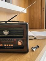 Portable Vintage Style Radio - Image 2