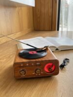 ⁦راديو محمول بتصميم عصري مدمج⁩ - الصورة ⁦3⁩