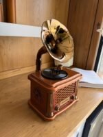 ⁦راديو محمول بتصميم كلاسيكي مع بوق قابل للإزالة⁩ - الصورة ⁦3⁩