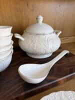 ⁦طقم سفرة بورسلان مزخرف – 26 قطعة⁩ - الصورة ⁦5⁩