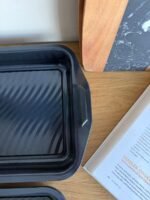 ⁦طقم صواني فرن مستطيلة (قطعتان) – كبيرة وصغيرة⁩ - الصورة ⁦3⁩