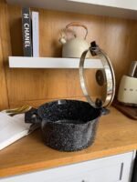 ⁦قدر طبخ جرانيت مع غطاء زجاج – 28 سم⁩ - الصورة ⁦3⁩