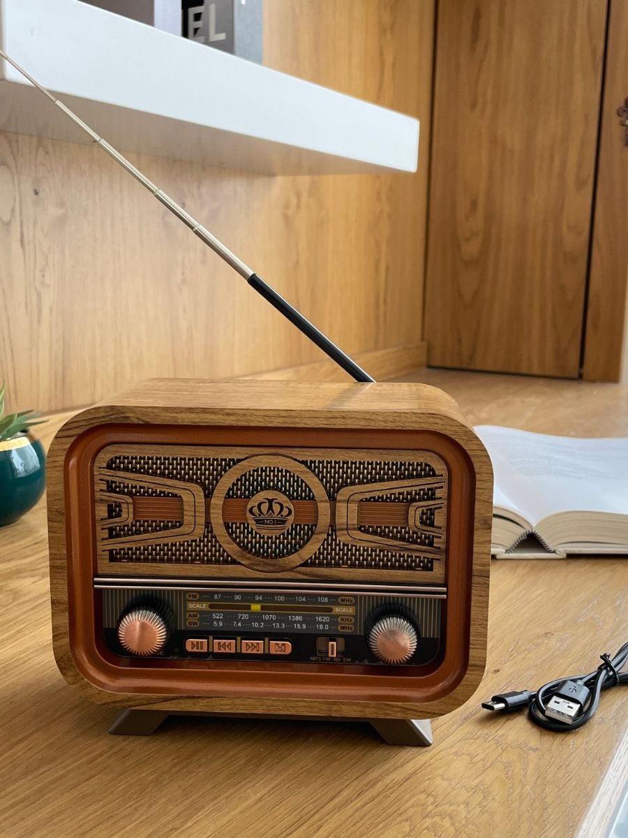 72 Classic Radio Speaker - Image 1