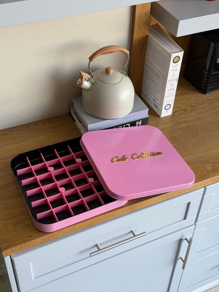 82 (مناسبة للفرن) صينية حلويات مربعة مع غطاء وشبك تقطيع - الصورة 1