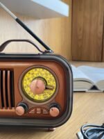 Portable Classic Radio Speaker - Image 2