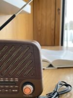 ⁦سماعة وراديو محمول⁩ - الصورة ⁦2⁩