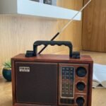 سماعة وراديو محمول متعدد الوظائف بتصميم كلاسيكي