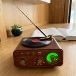 راديو محمول بتصميم عصري مدمج