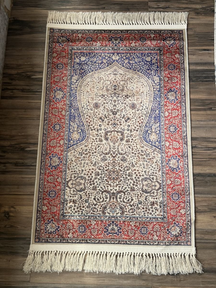 150 سجادة مزخرفة اطراف حمراء - الصورة 1