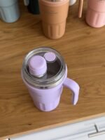 Insulated Travel Mug with Handle & Straw – 600 ml - Image 4