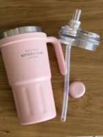Insulated Travel Mug with Handle & Straw – 600 ml - Image 4