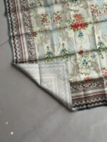 ⁦سجادة صلاة مزخرفة مع حقيبة (جزدان خمري)⁩ - الصورة ⁦4⁩