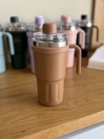 Insulated Travel Mug with Handle & Straw – 600 ml