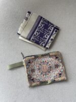 ⁦سجادة صلاة مزخرفة مع حقيبة (جزدان اخضر)⁩ - الصورة ⁦4⁩