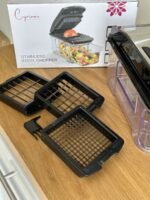 ⁦قطّاعة/مفرمة خضار ستانلس ستيل مع علبة تجميع (1.5 لتر)⁩ - الصورة ⁦5⁩