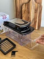 ⁦قطّاعة/مفرمة خضار ستانلس ستيل مع علبة تجميع (1.5 لتر)⁩ - الصورة ⁦6⁩