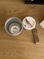 Insulated Travel Mug with Lid & Carry Strap – 360 ml - Image 4
